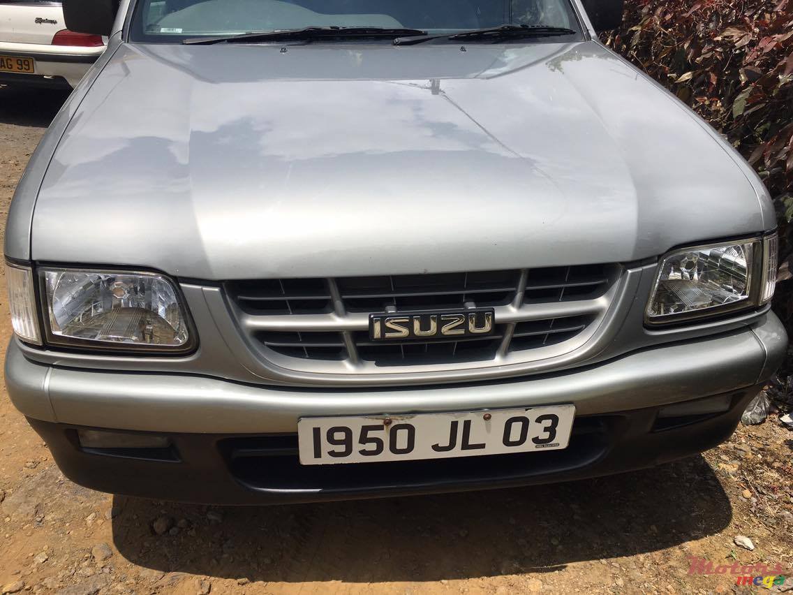 2003' Isuzu photo #4