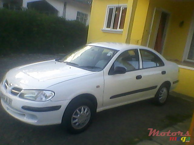 2001' Nissan Sunny photo #2