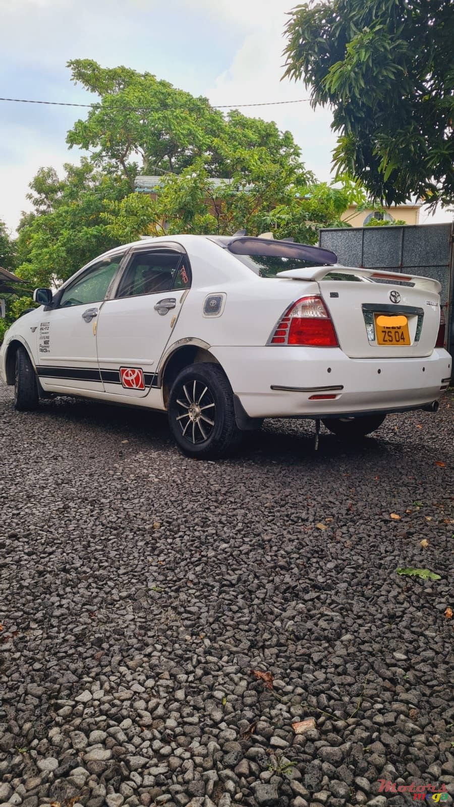 2004' Toyota Corolla photo #2