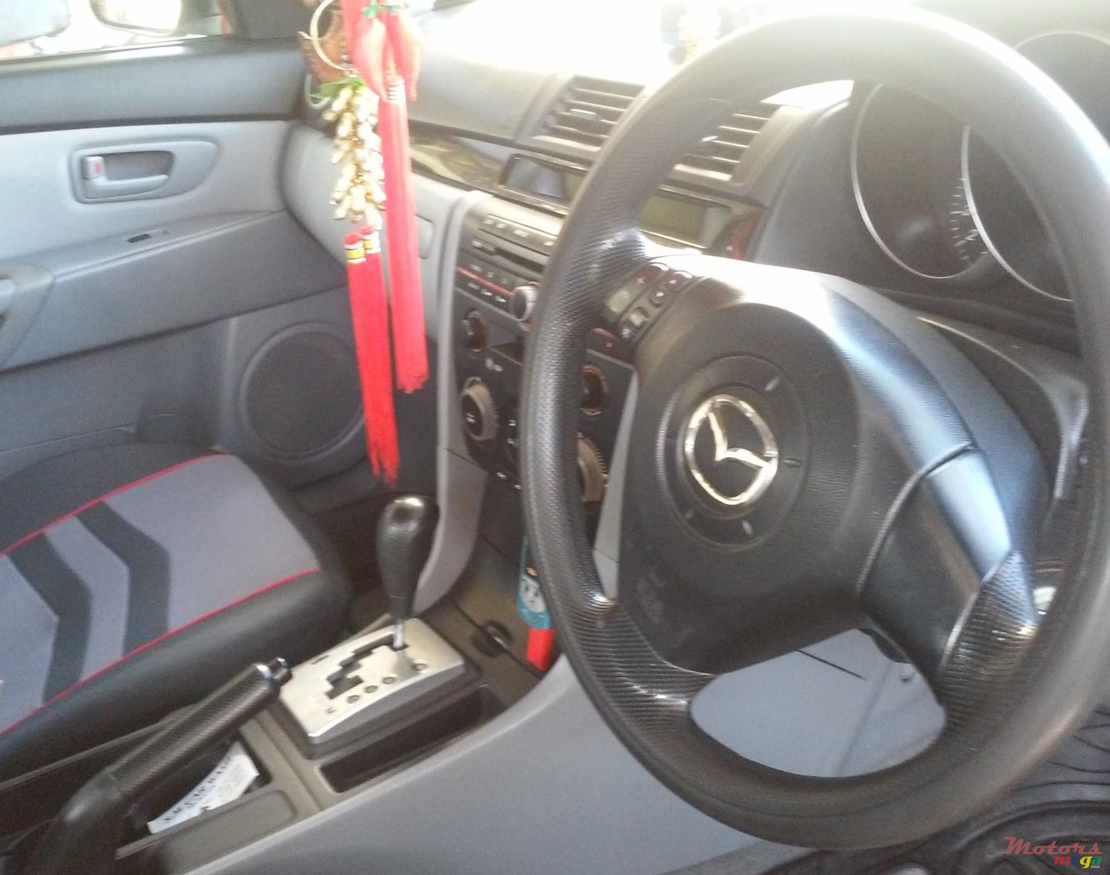 2005' Mazda 3 photo #2