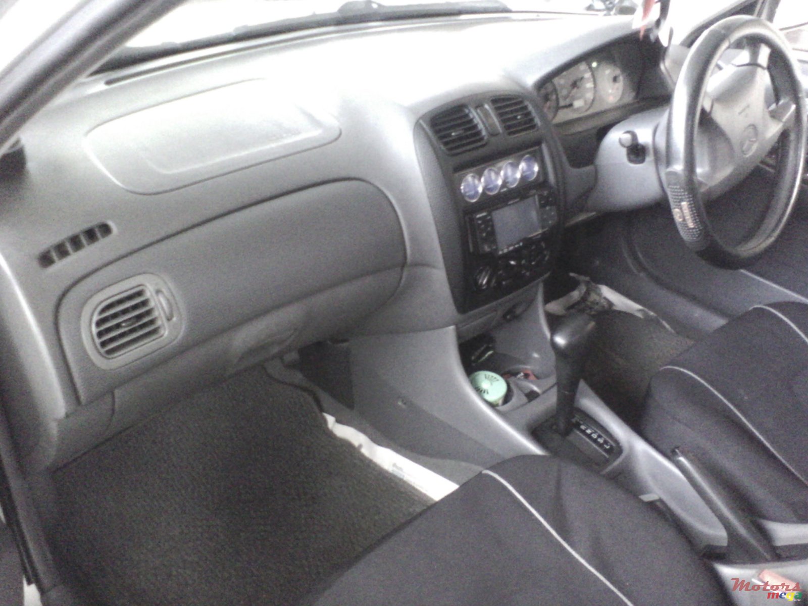 1998' Mazda 323 photo #3