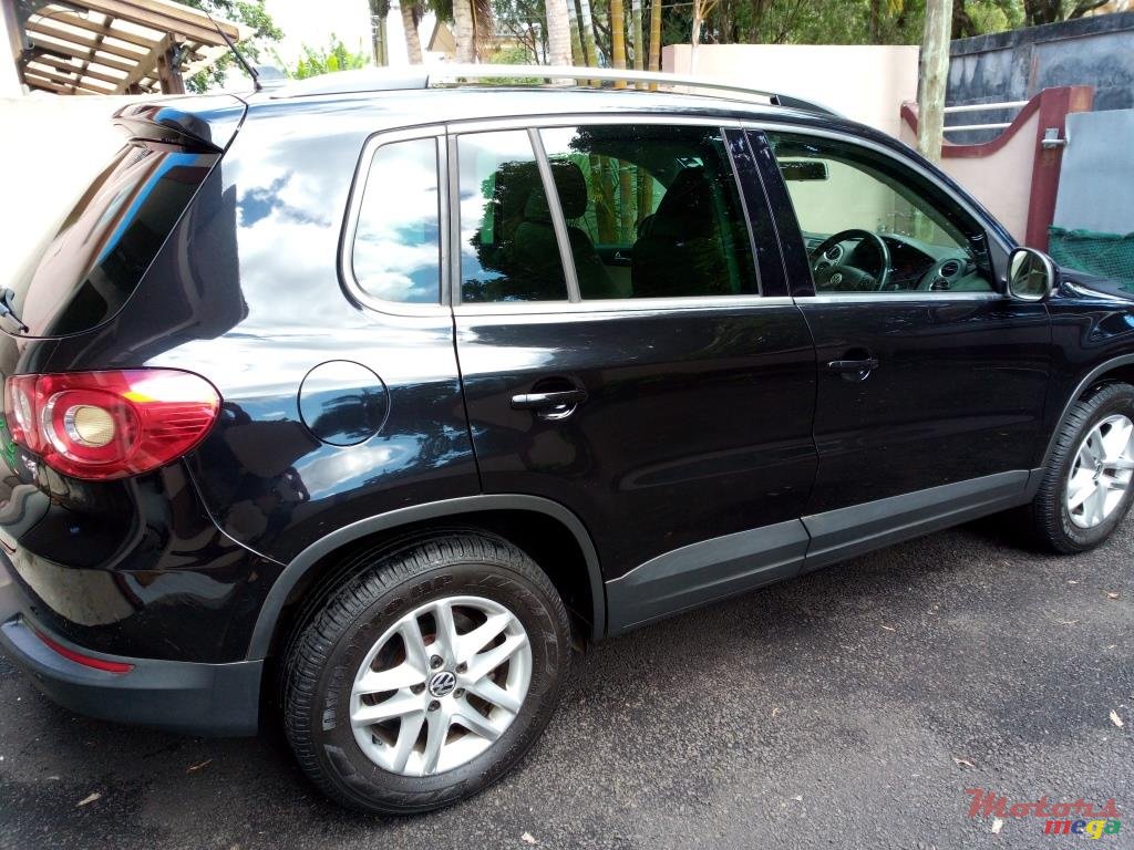 2010' Volkswagen Tiguan 1.4 TSi photo #7