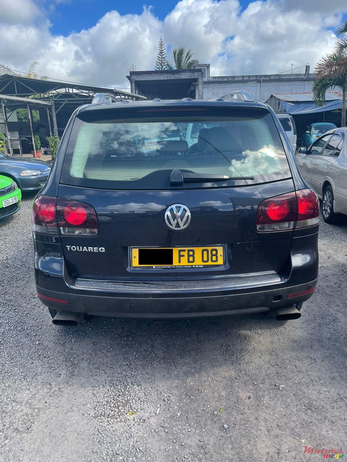 2008' Volkswagen Touareg photo #2