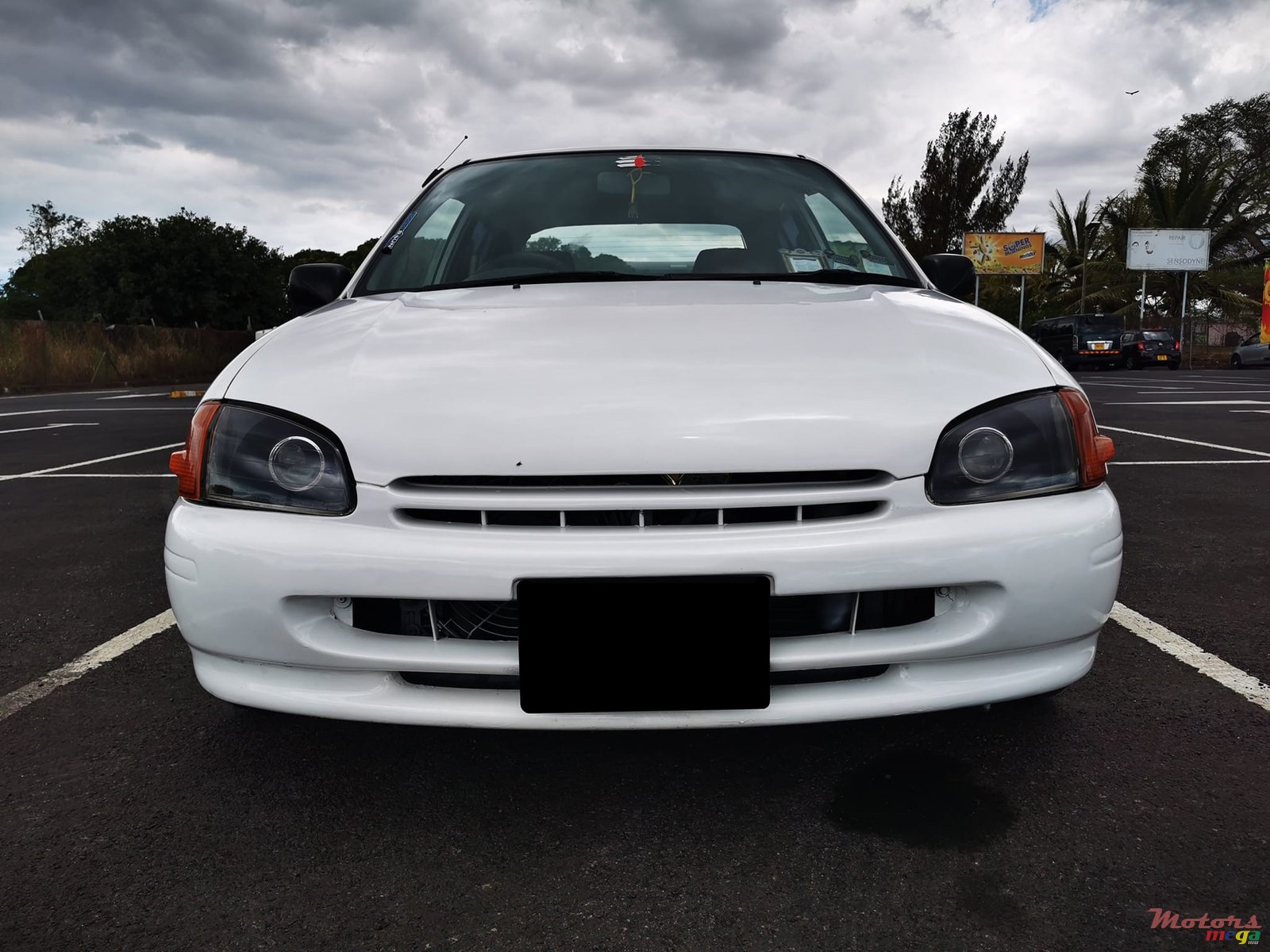 1999' Toyota Starlet photo #1