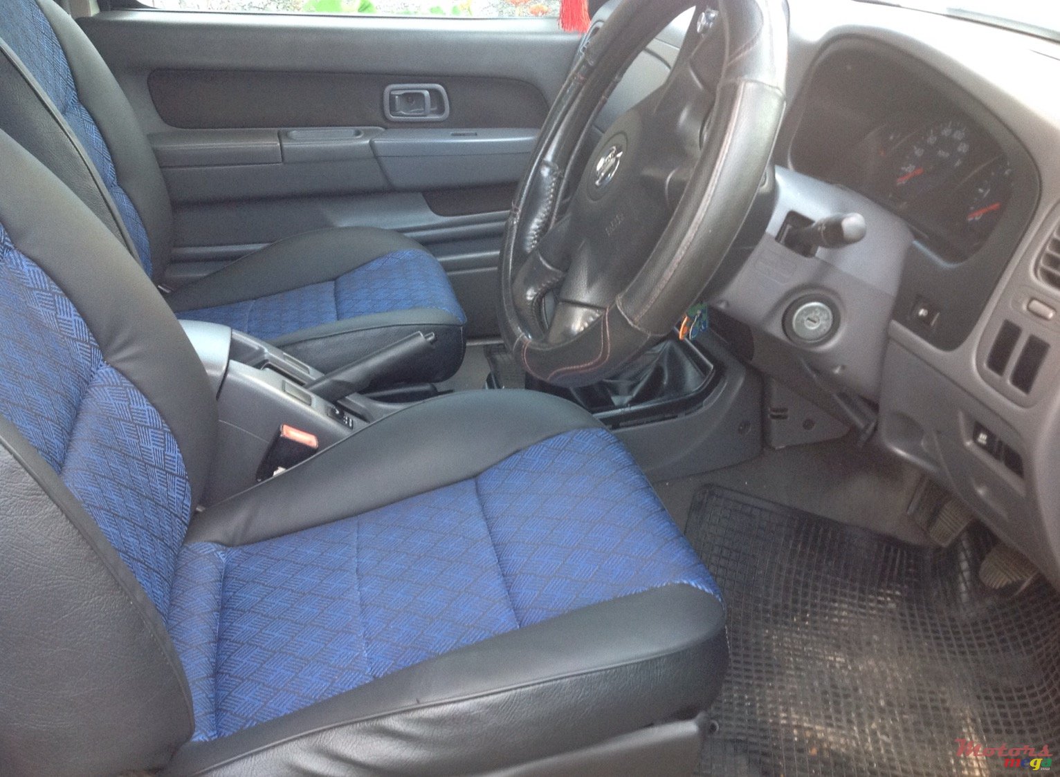 2005' Nissan photo #5