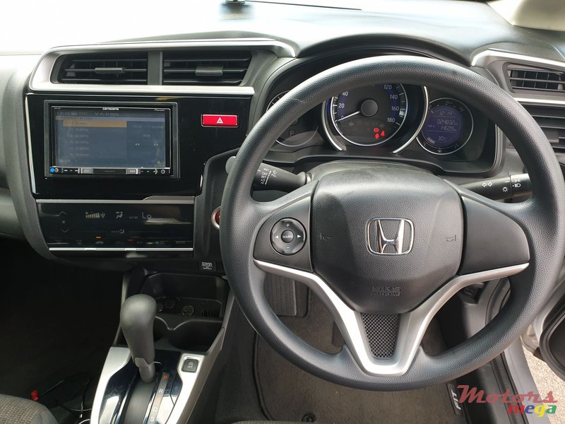 2016' Honda Fit photo #3