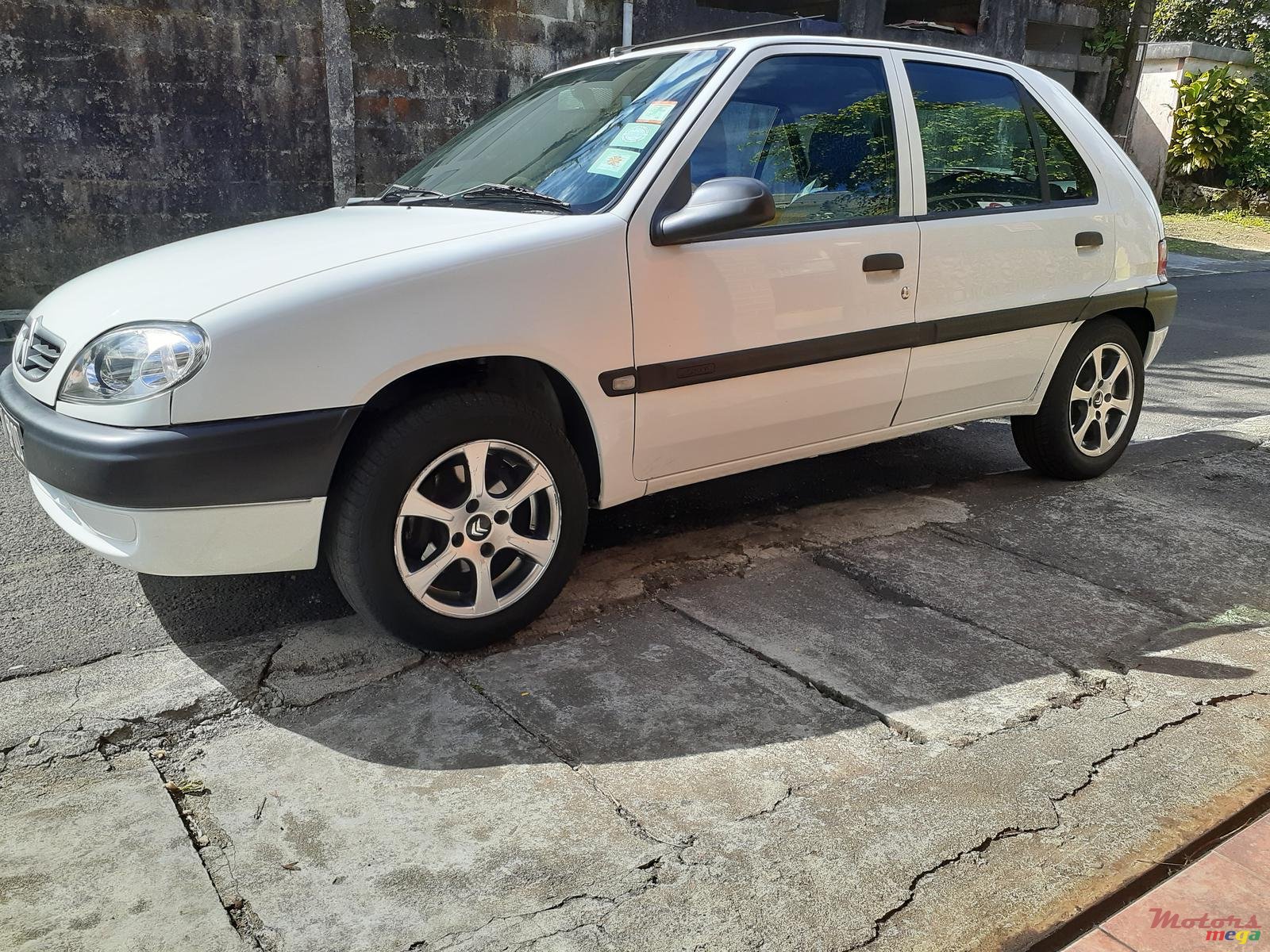 2000' Citroen Saxo photo #1