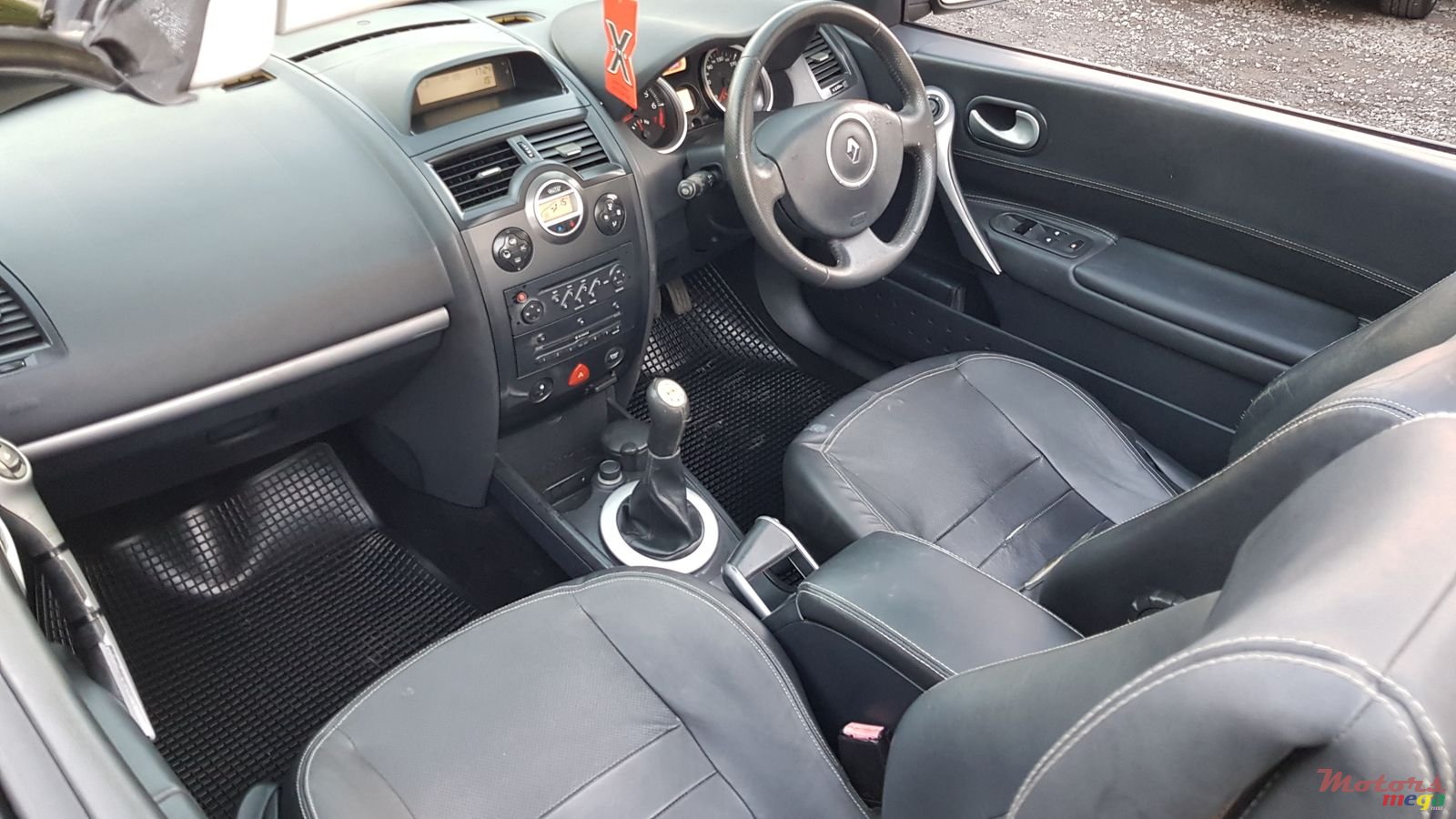 2009' Renault Megane cabriolet photo #4