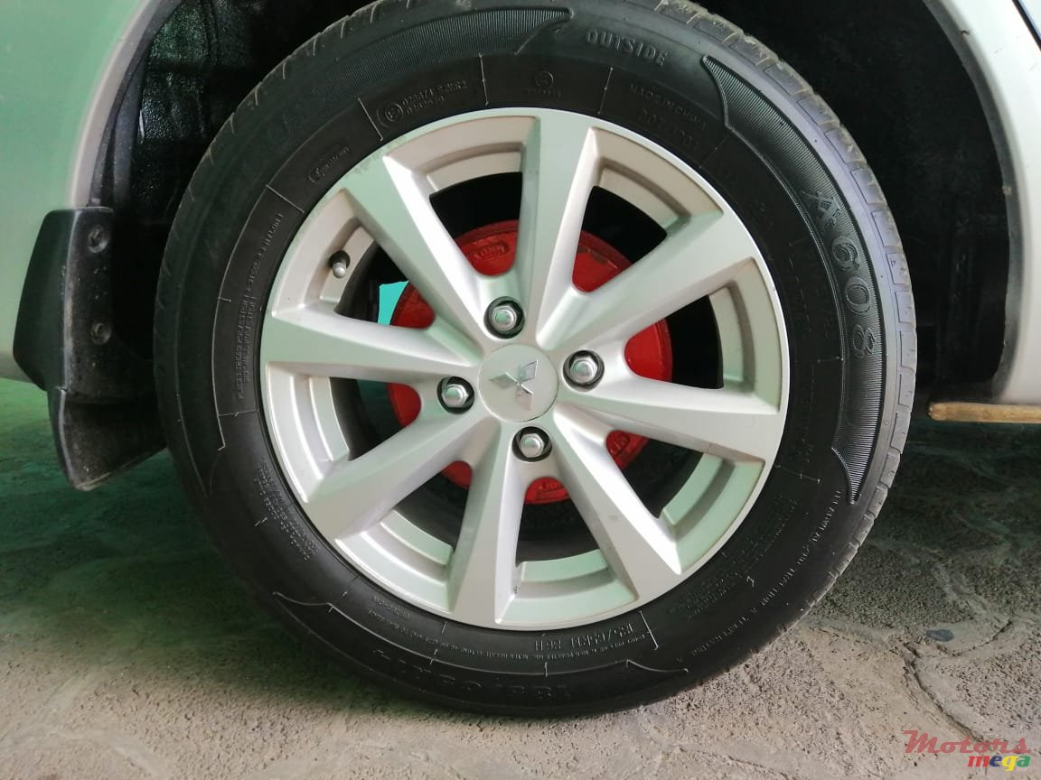 2008' Mitsubishi Lancer GLX photo #3