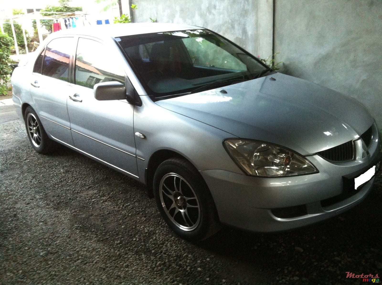 2005' Mitsubishi Lancer photo #1