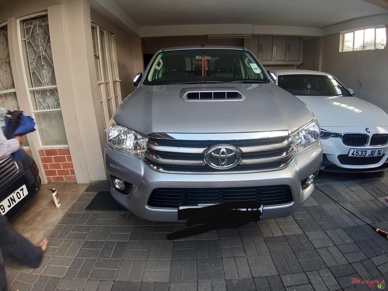 2016' Toyota Hilux photo #2