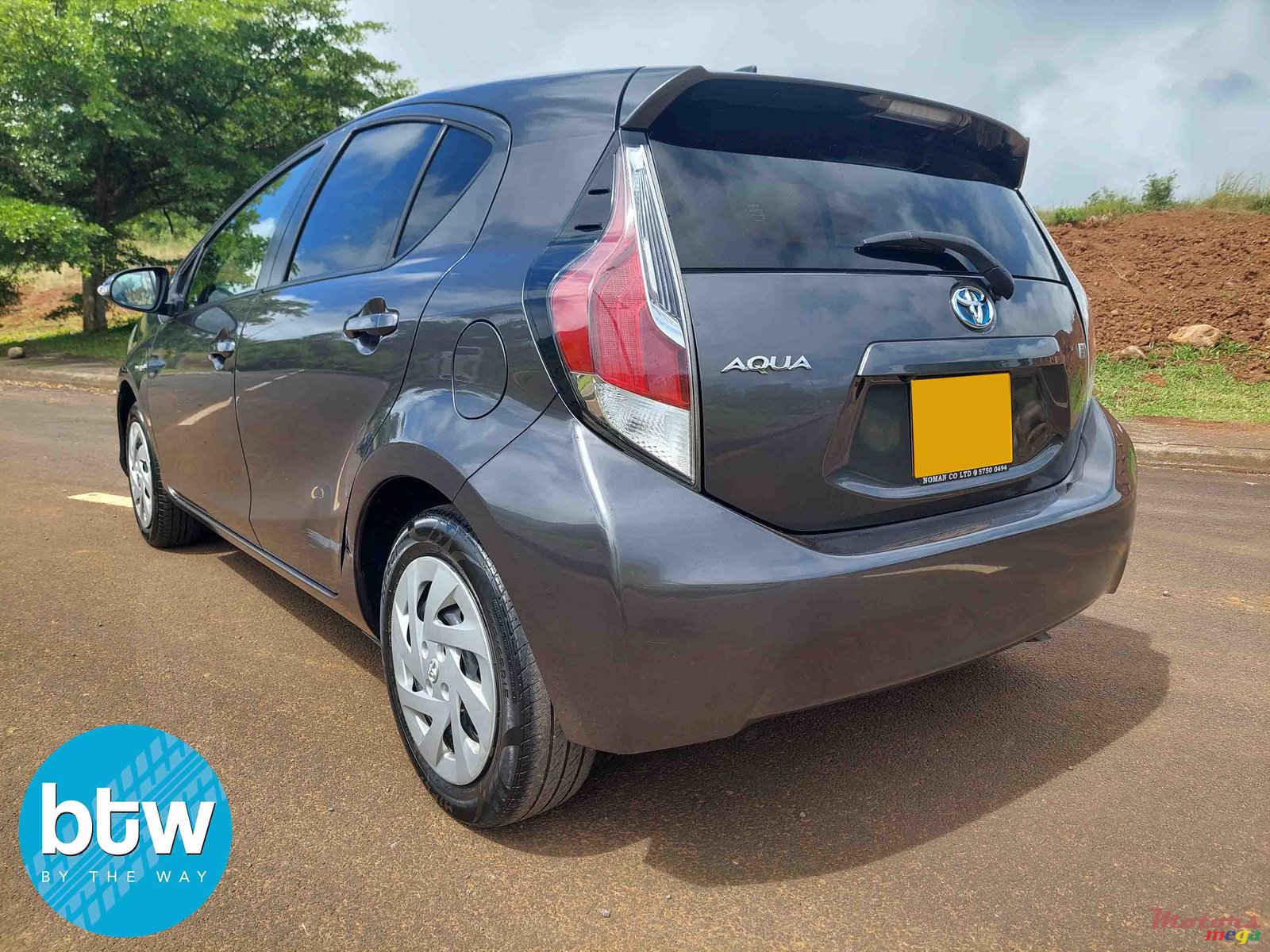 2016' Toyota Aqua photo #3