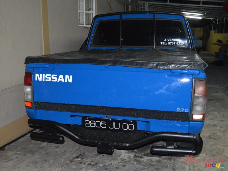 2000' Nissan Hardbody photo #5