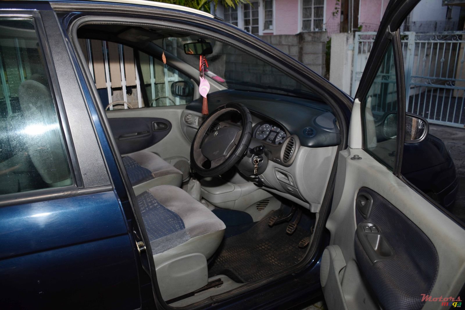 2000' Renault Scenic 1.4 photo #3