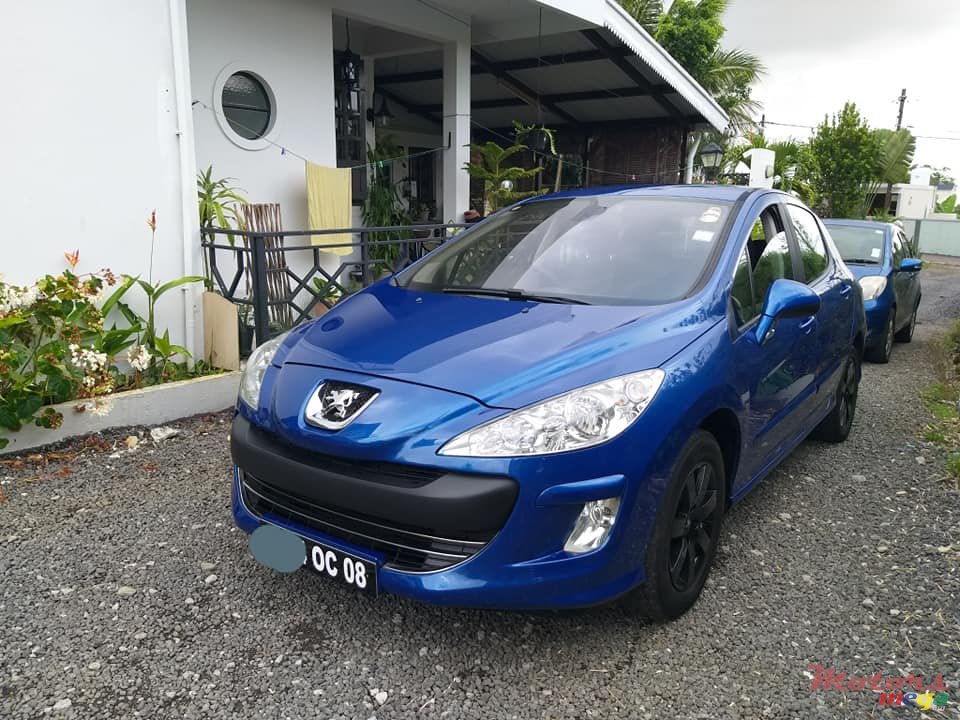 2008' Peugeot 308 1.6l Petrol photo #1
