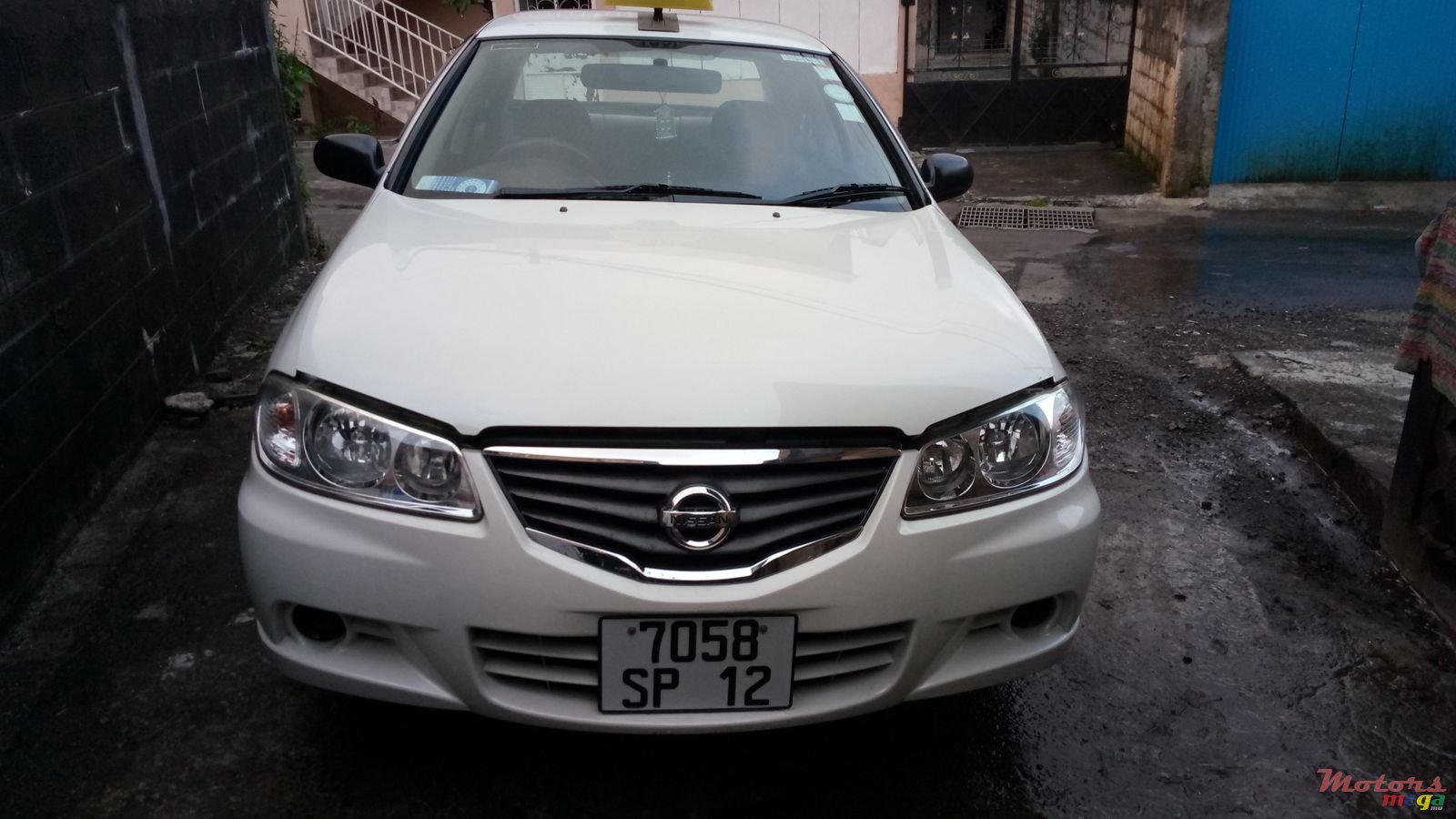 2012' Nissan Sunny photo #1