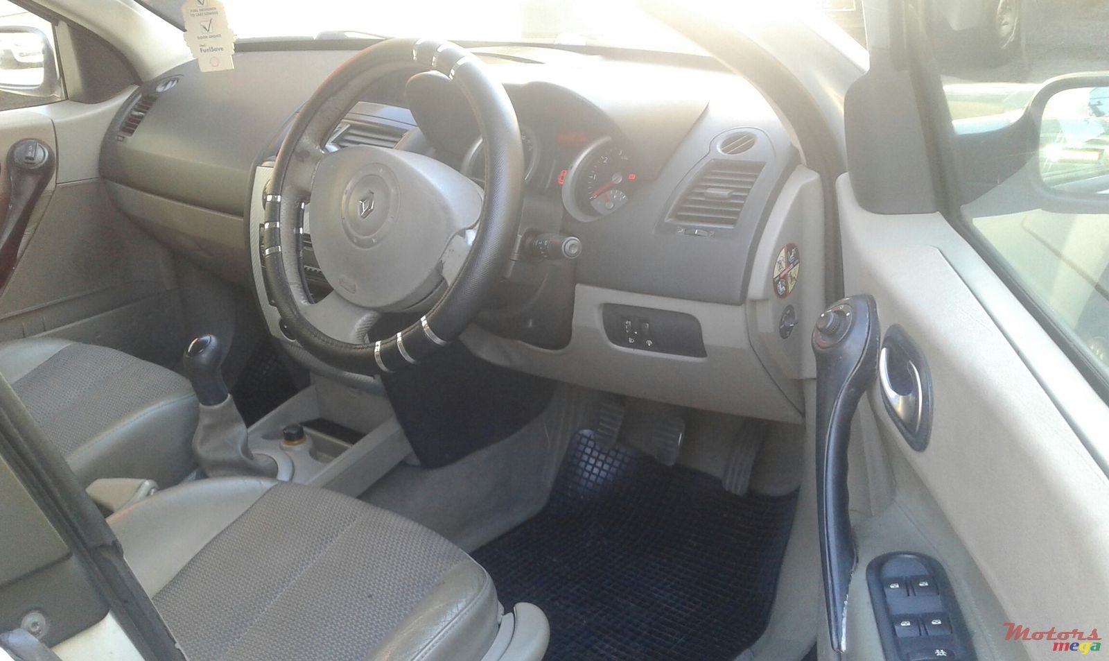 2004' Renault Megane photo #4