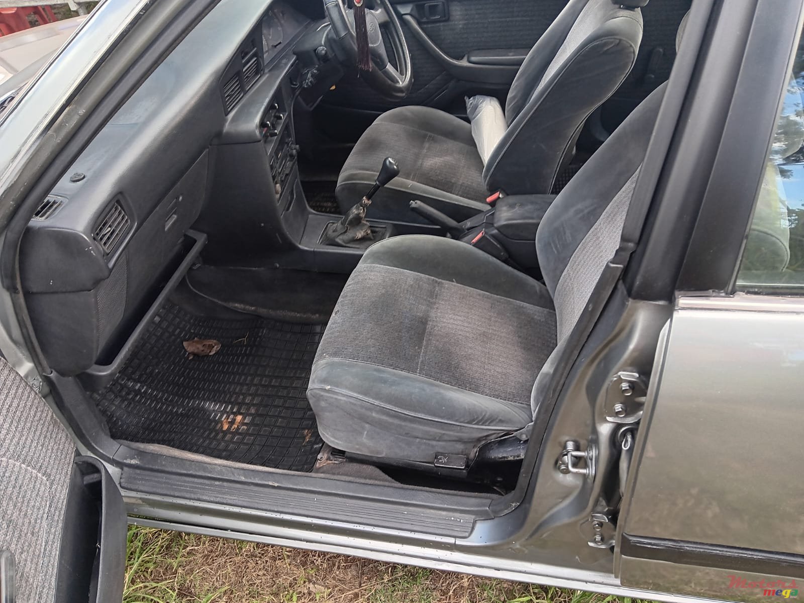 1992' Toyota Corona photo #5