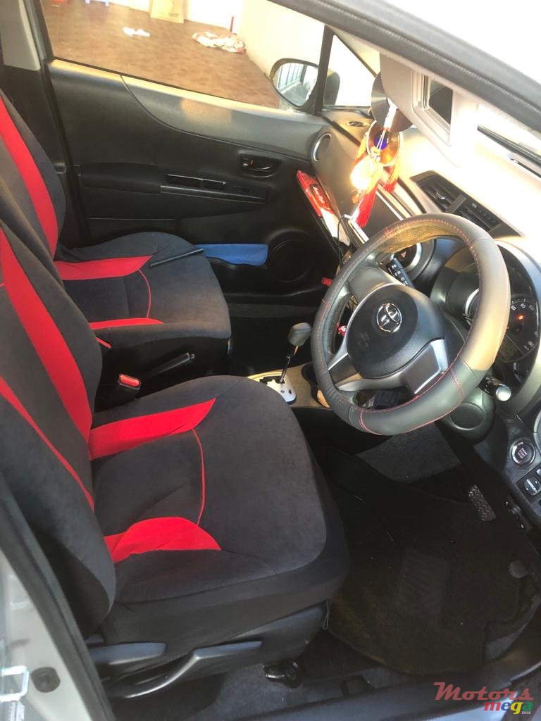 2012' Toyota Vitz photo #7