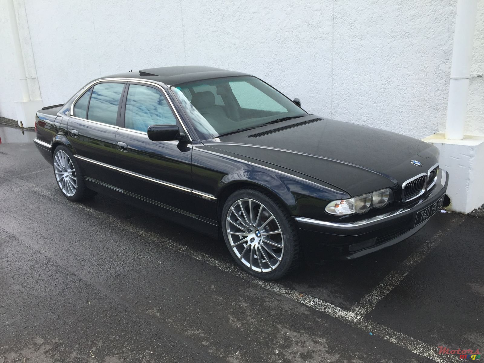 2001' BMW 735 photo #2