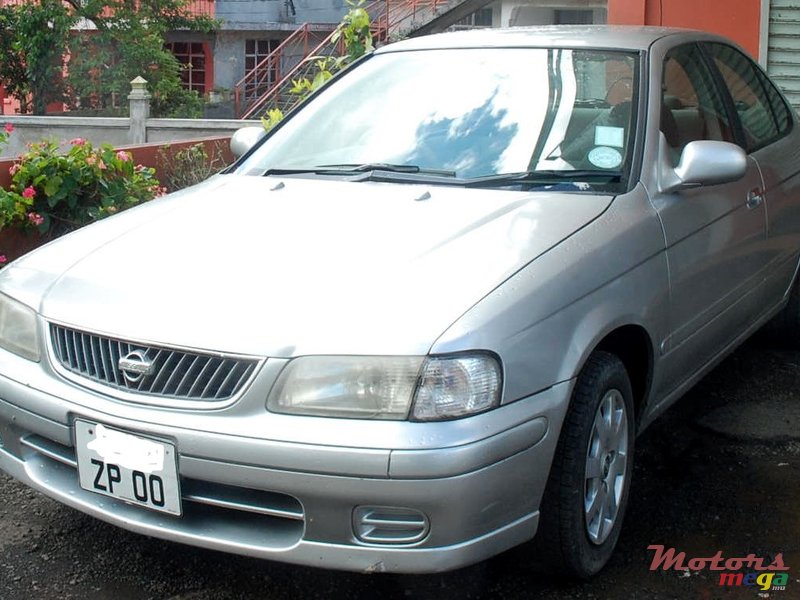 2000' Nissan Sunny photo #1