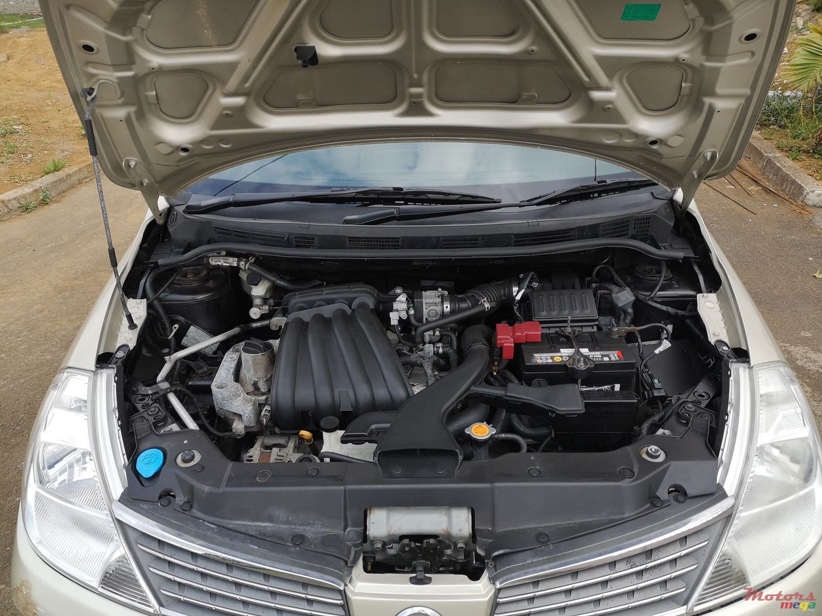 2007' Nissan Tiida photo #1