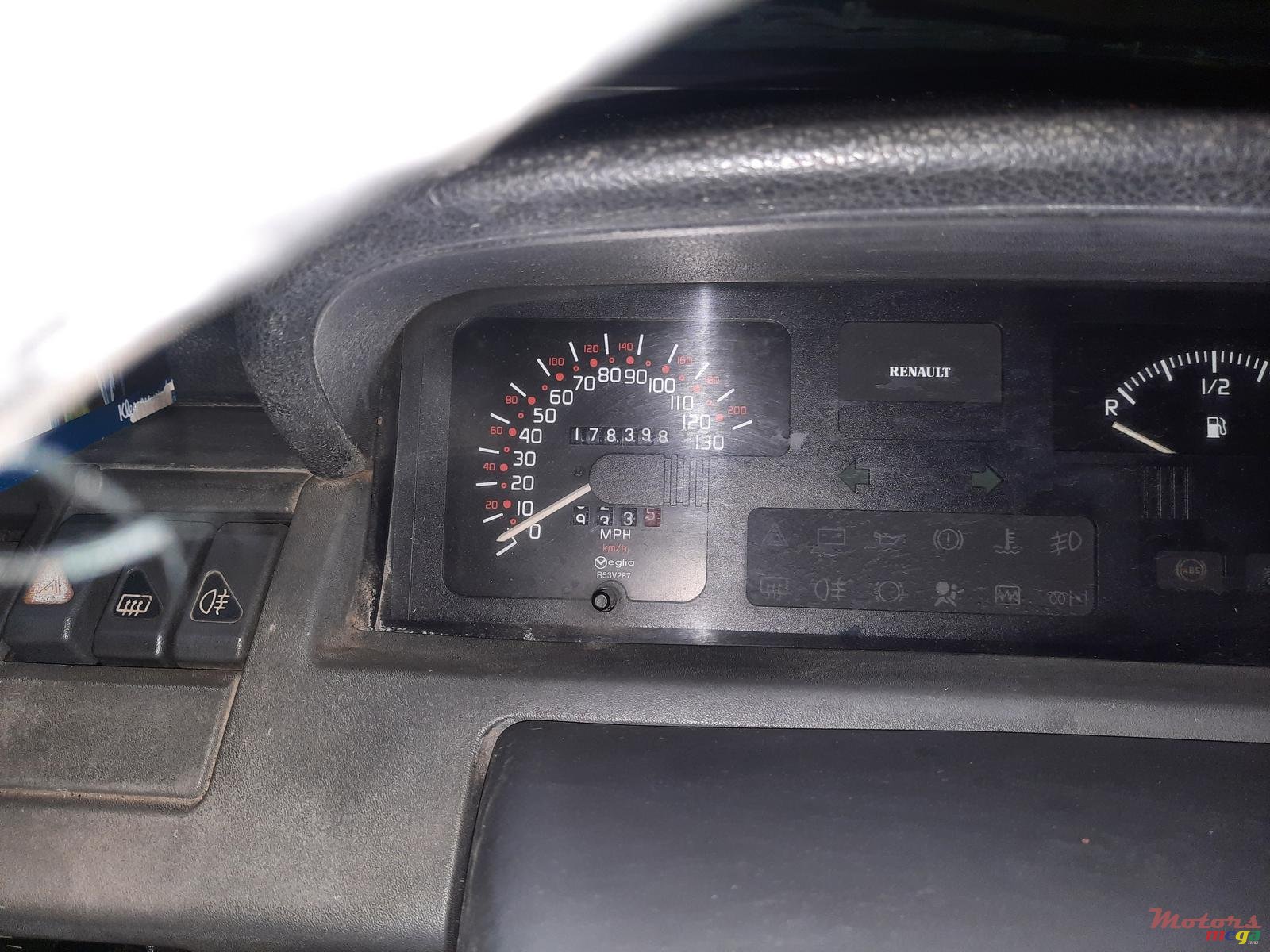 1997' Renault Clio photo #1