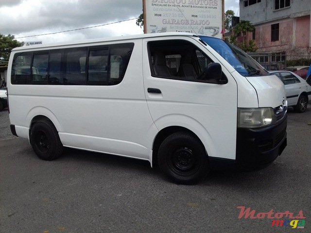 2005' Toyota HiAce photo #6