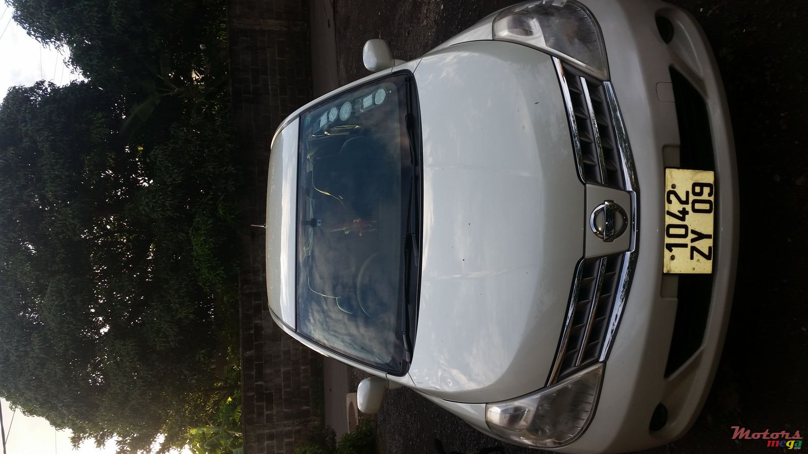 2009' Nissan Tiida photo #1