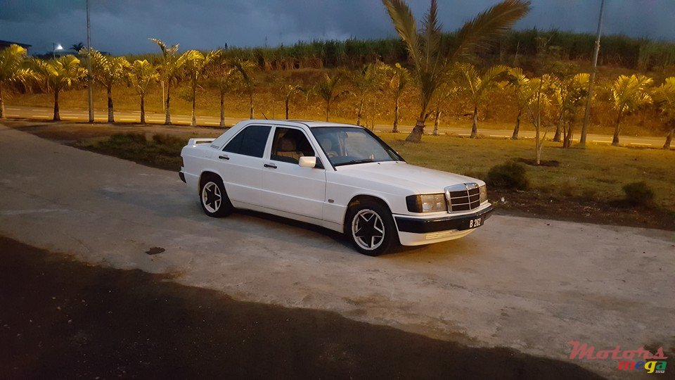 1992' Mercedes-Benz 190E photo #1
