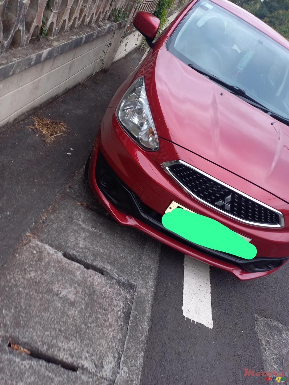 2020' Mitsubishi Mirage photo #3