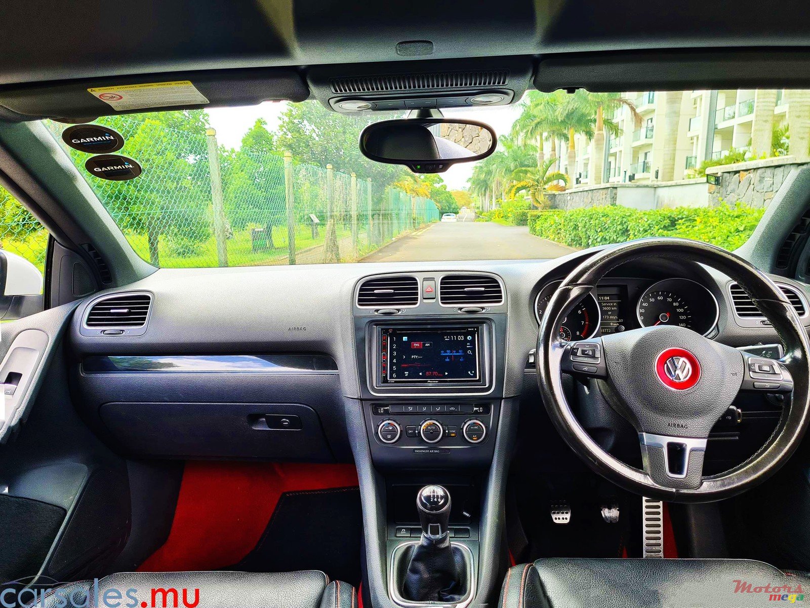 2013' Volkswagen Golf Cabriolet 1.4 TSI photo #6