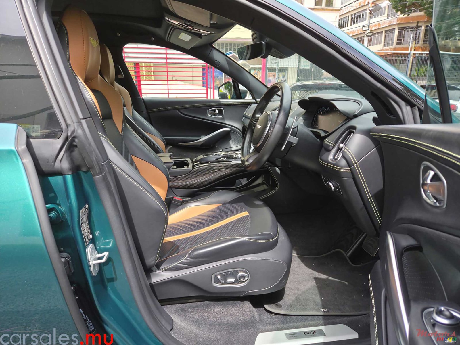 2023' Aston Martin DBX707 4.0 Twin Turbo V8 photo #5