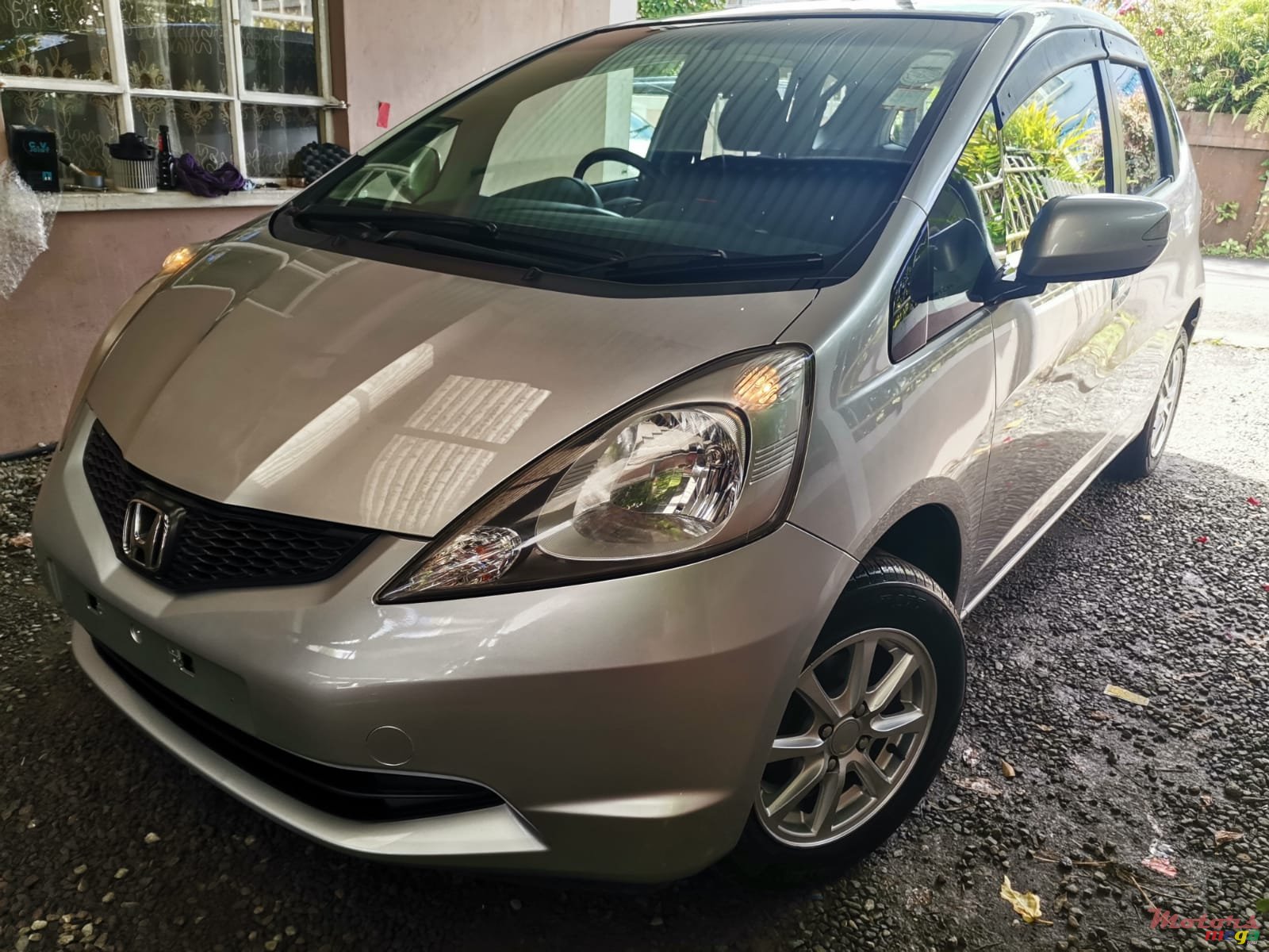 2010' Honda Fit photo #1