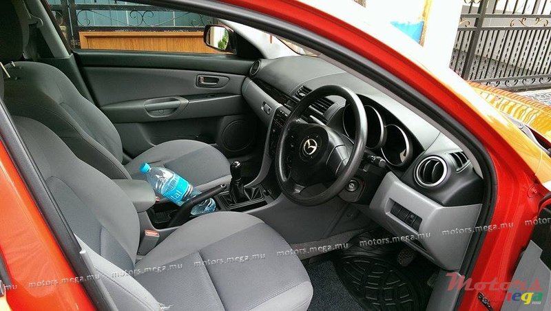 2007' Mazda 3 Manual photo #4