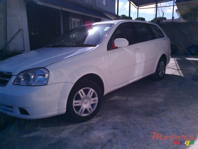 2009' Chevrolet Optra photo #4