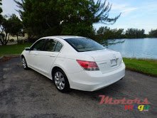 2008' Honda Accord White Honda accord for Sale photo #2
