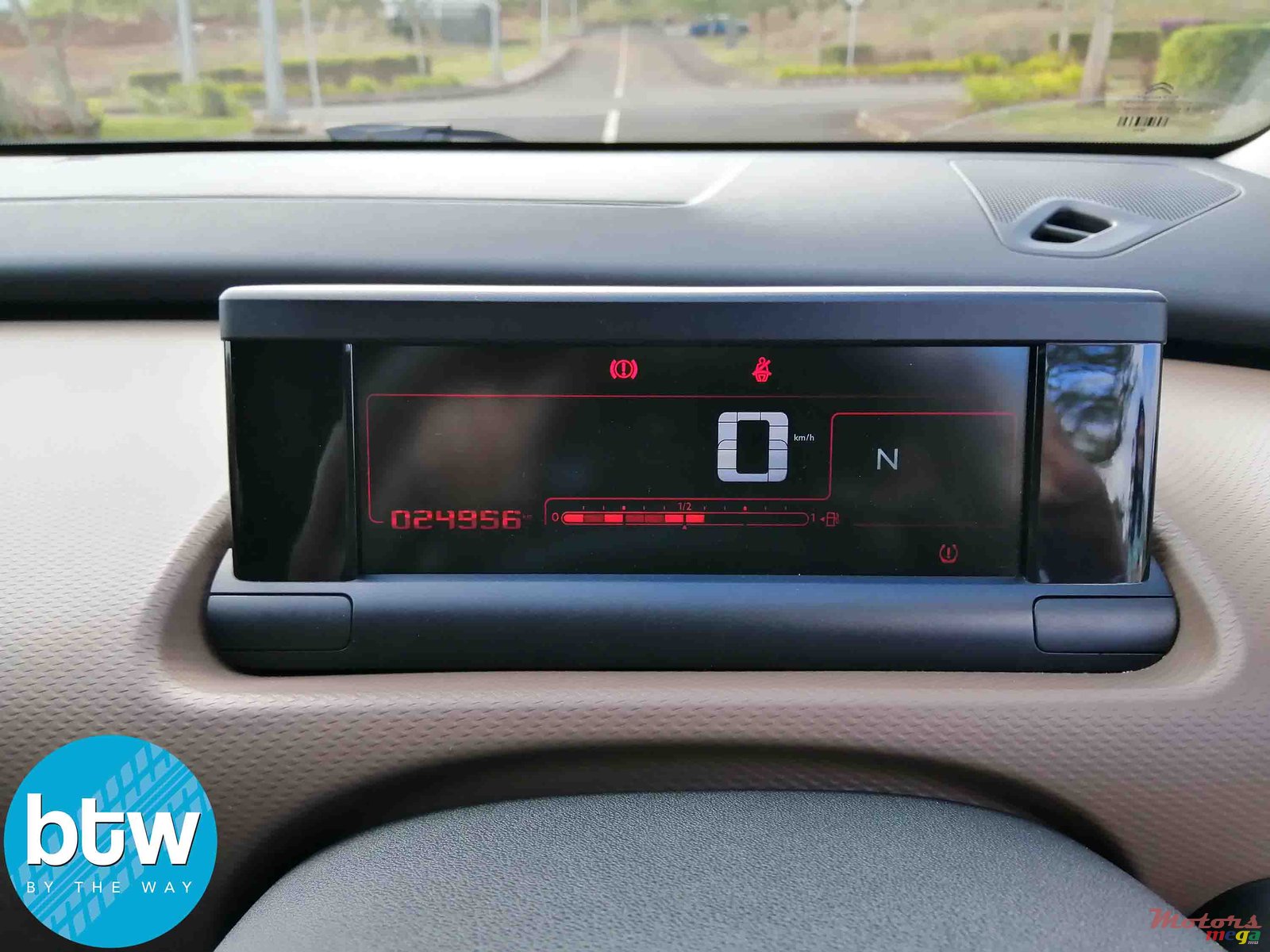 2017' Citroen C4 Cactus 1.2 Turbo Puretech photo #7