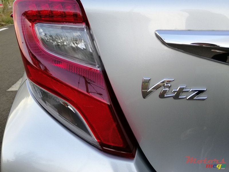 2014' Toyota Vitz photo #5