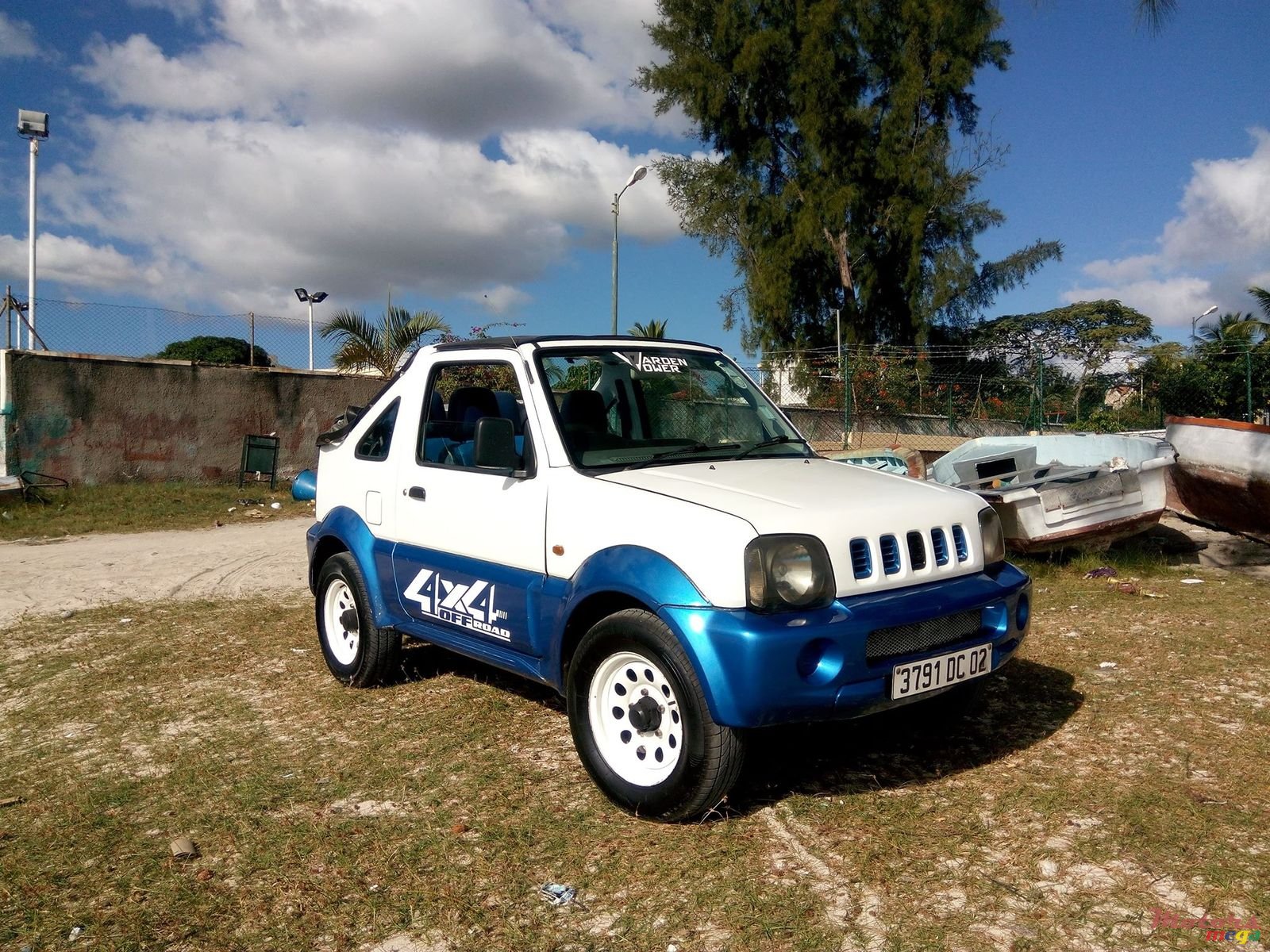 2002' Suzuki Jimny Convertible 4x4 photo #4