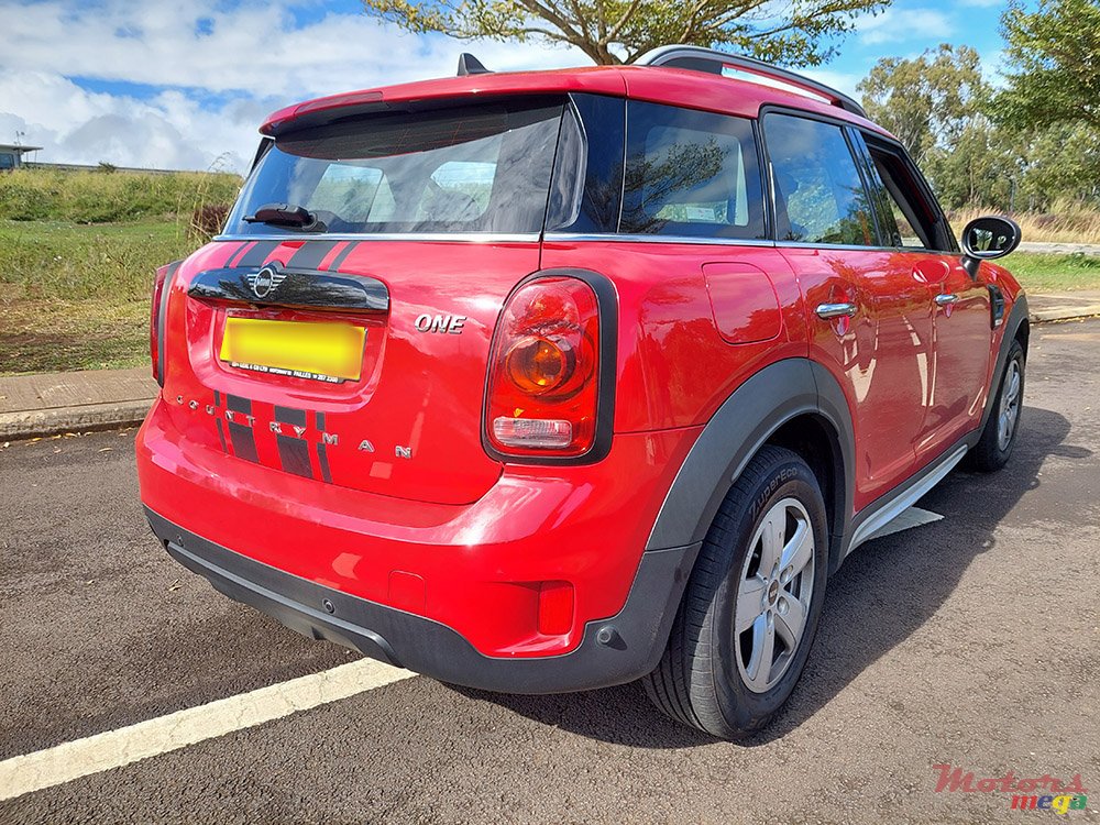 2019' MINI Cooper Countryman photo #2