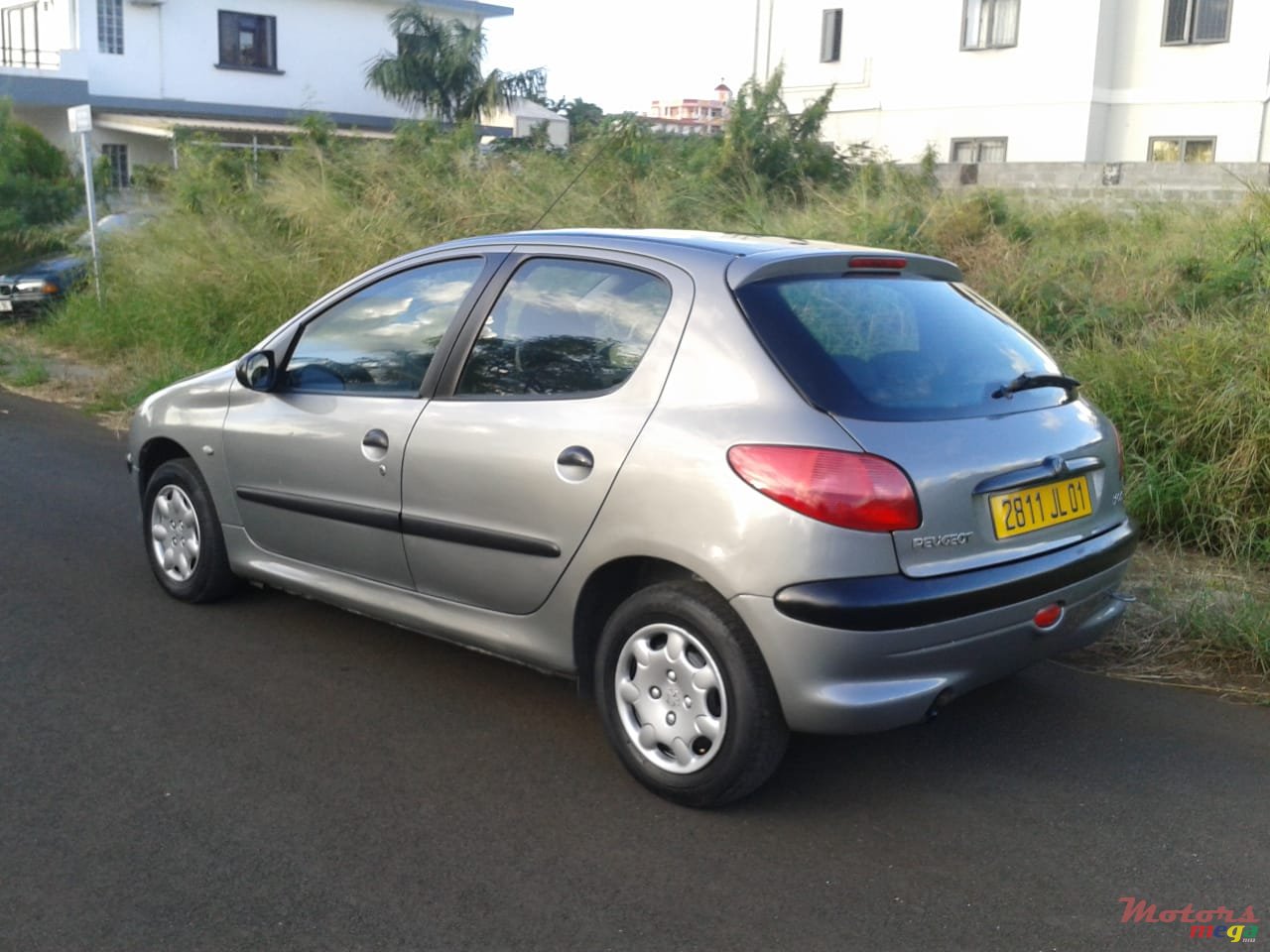 2001' Peugeot 206 1.1 Hatchback photo #5