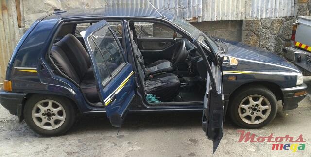 1993' Daihatsu Charade photo #1