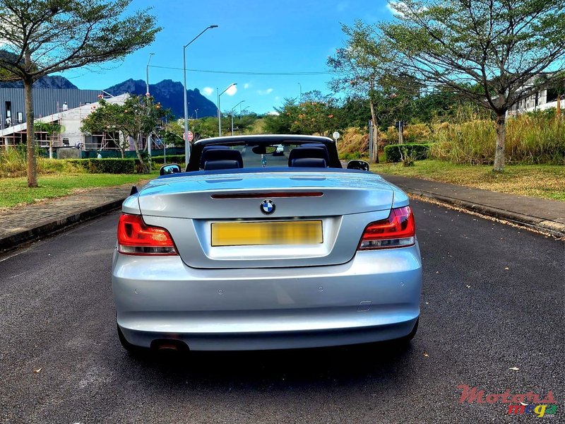 2012' BMW 1 Series Convertible photo #4