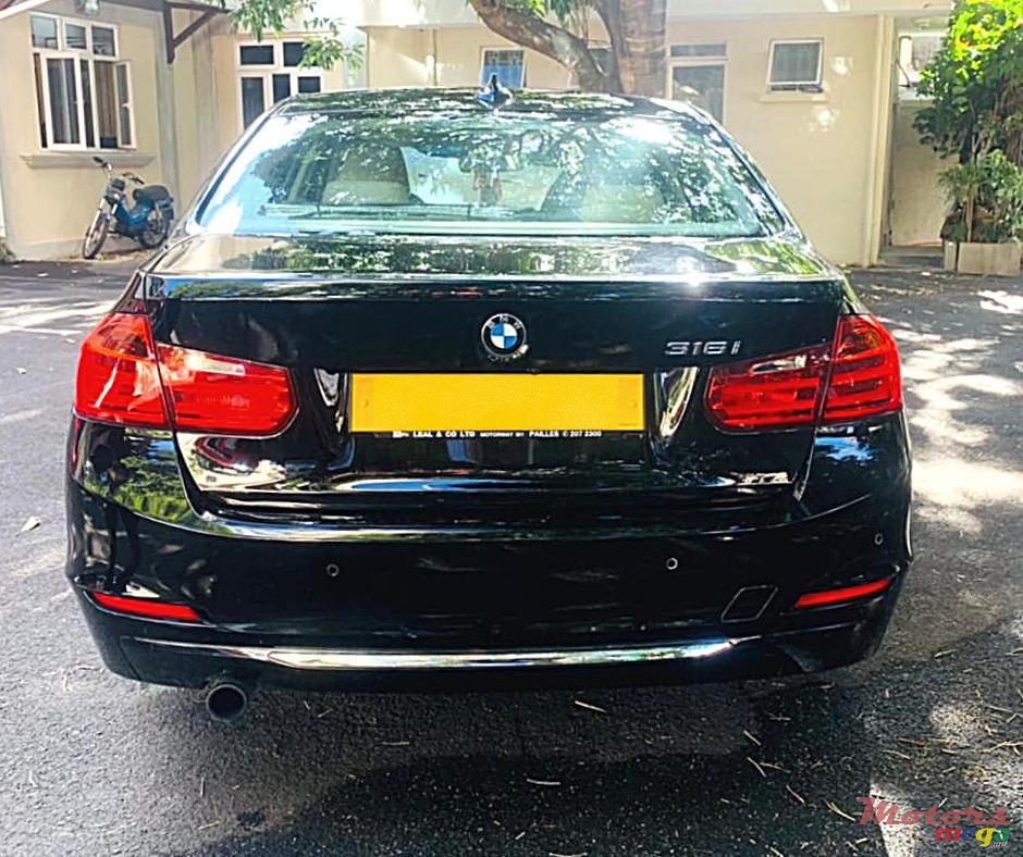 2015' BMW 3 Series Sedan photo #5