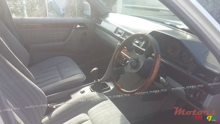 1992' Mercedes-Benz photo #4