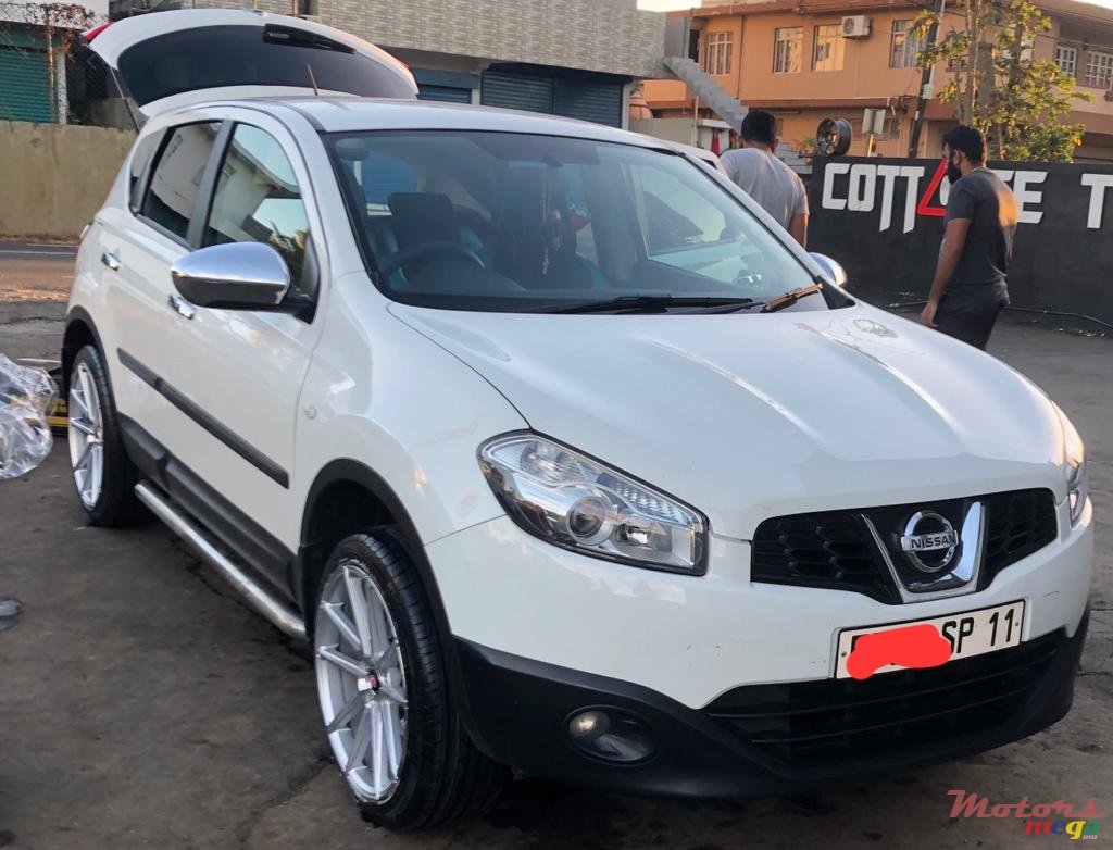 2011' Nissan Qashqai Original photo #4