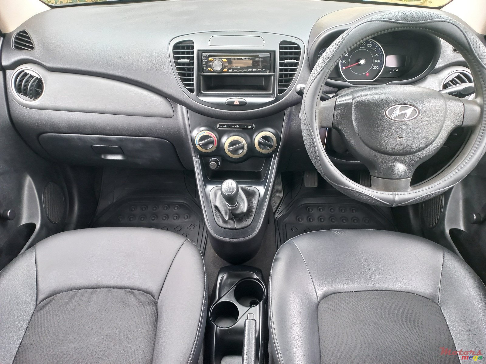 2012' Hyundai i10 MANUAL photo #4