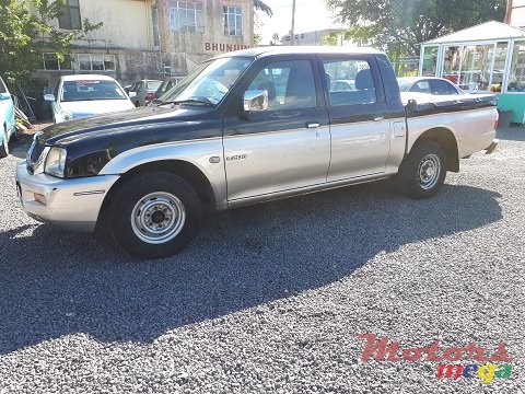 2007' Mitsubishi 4X2 L200 photo #3