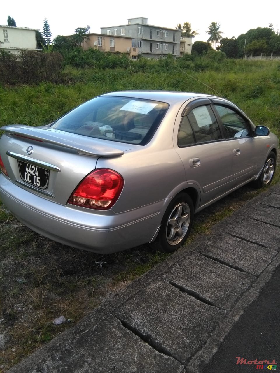 2005' Nissan Sunny photo #1